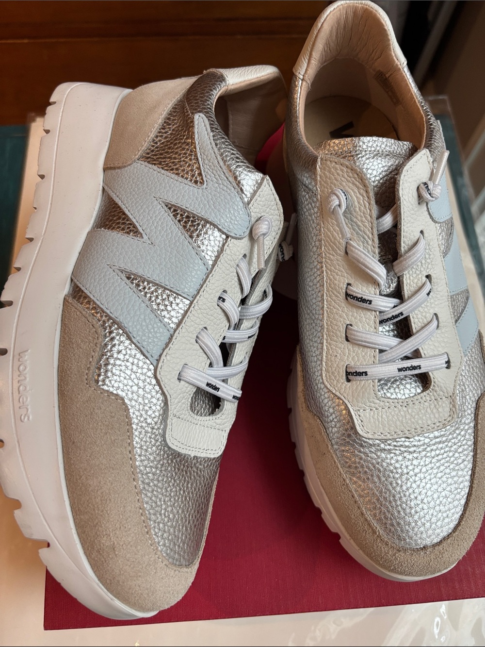 Wonders Silver Women's Platform Lace-Up Sneaker